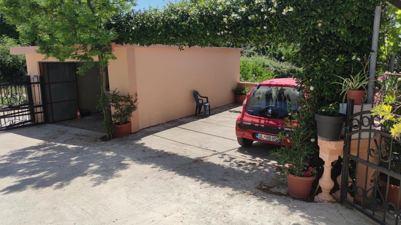 Guest'S House "Lindi&Roni" Διαμέρισμα Ούλτσιν Εξωτερικό φωτογραφία