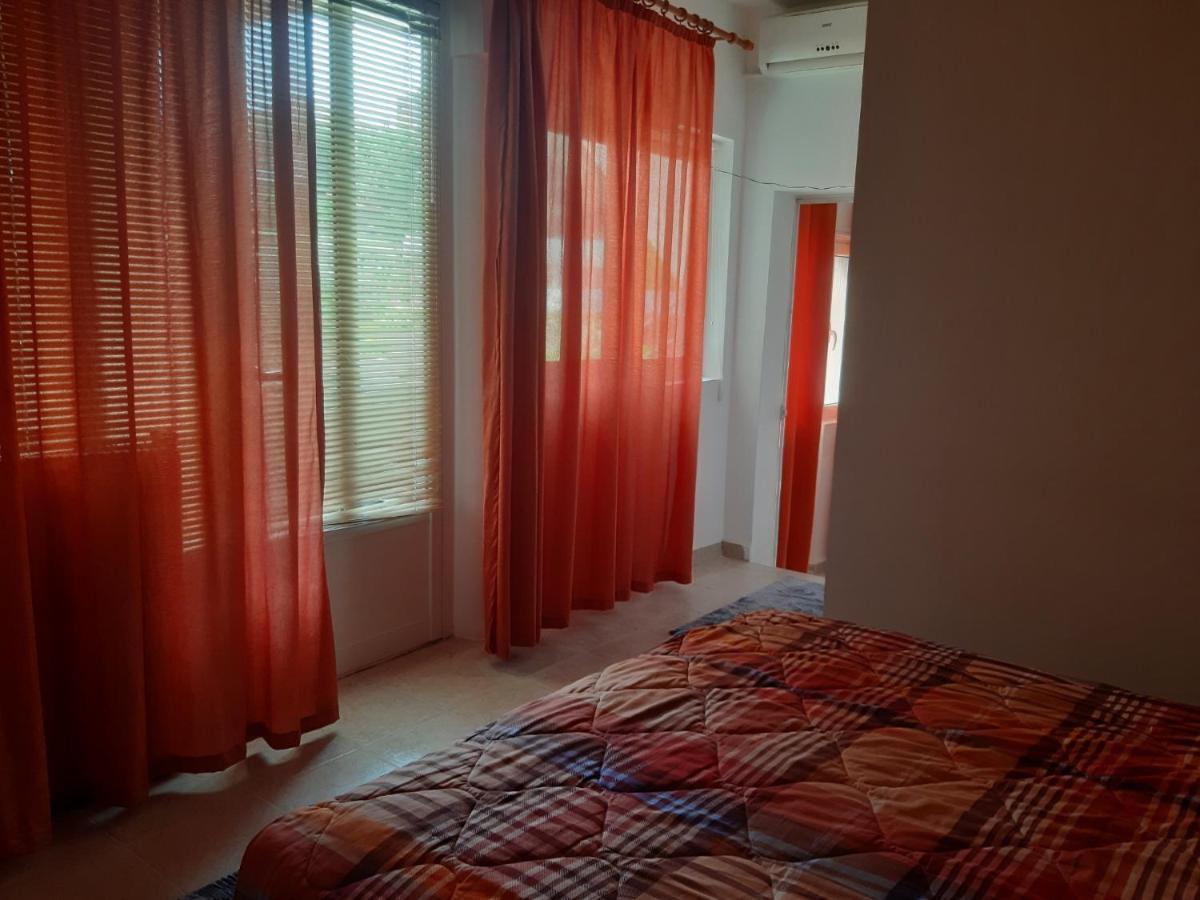 Guest'S House "Lindi&Roni" Διαμέρισμα Ούλτσιν Εξωτερικό φωτογραφία